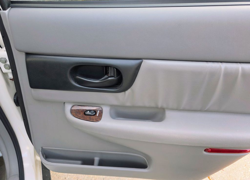 2001 Buick Regal Image 19