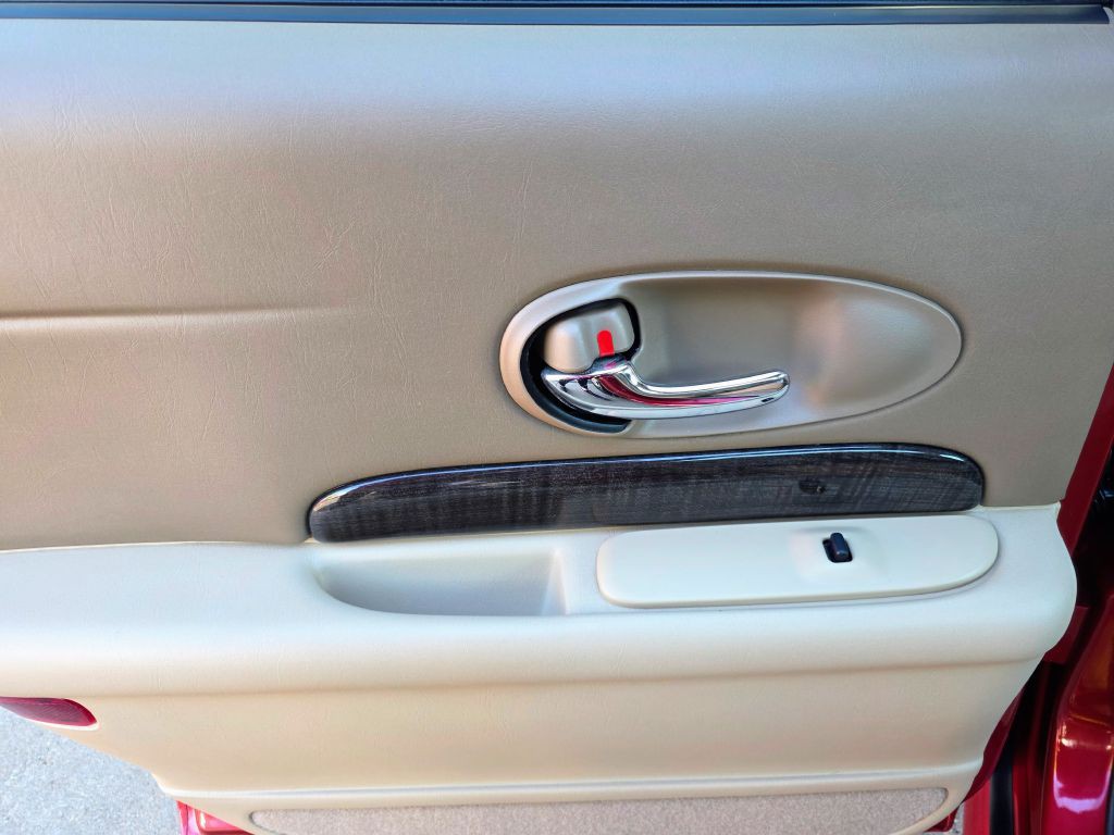 2005 Buick LeSabre Image 28