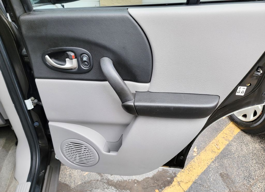 2004 Saturn Vue Image 17