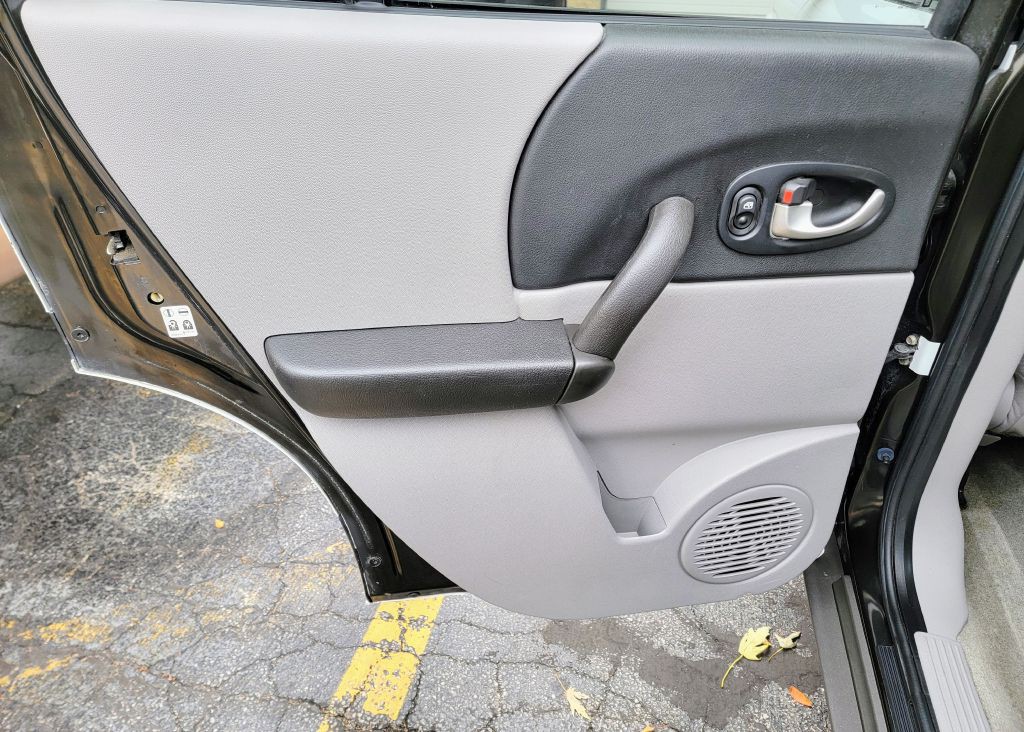 2004 Saturn Vue Image 21