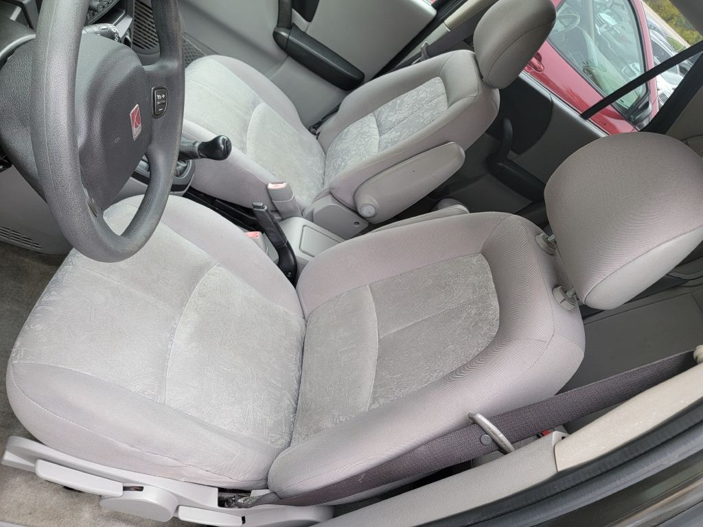 2004 Saturn Vue Image 23