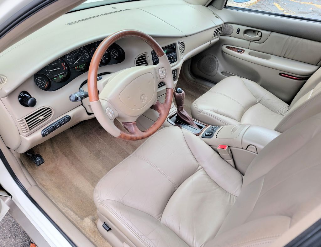 2003 Buick Regal Image 8