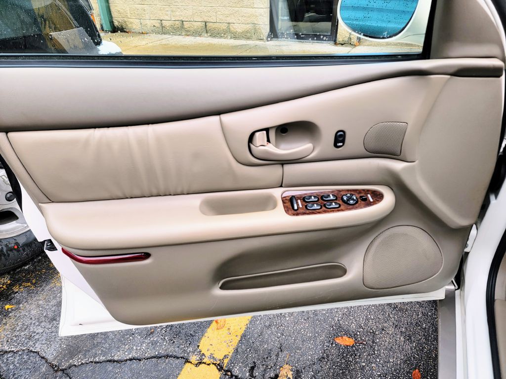 2003 Buick Regal Image 12