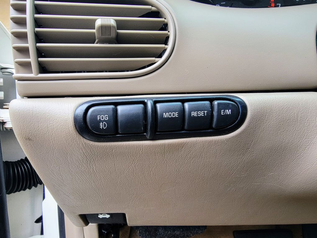 2003 Buick Regal Image 31