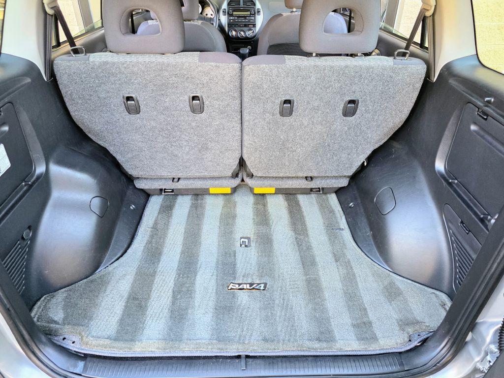 2005 Toyota Rav4 Image 2