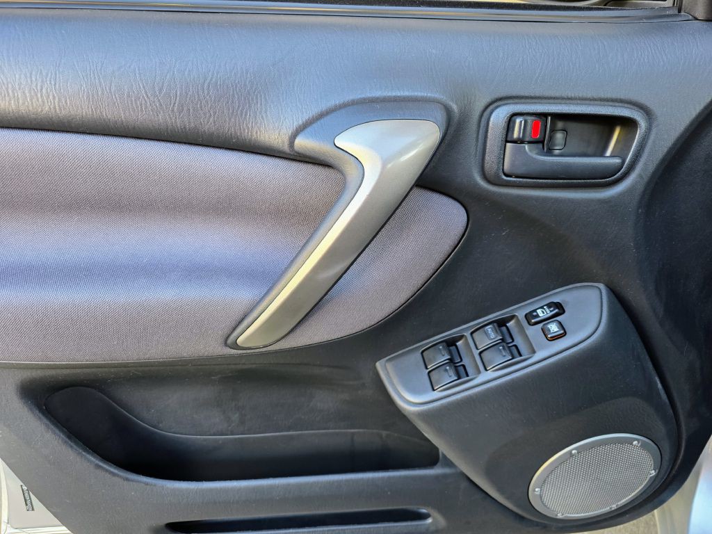 2005 Toyota Rav4 Image 8