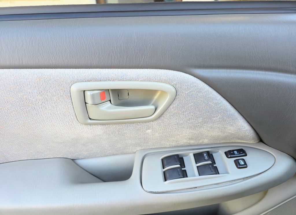 1999 Toyota Camry Image 8