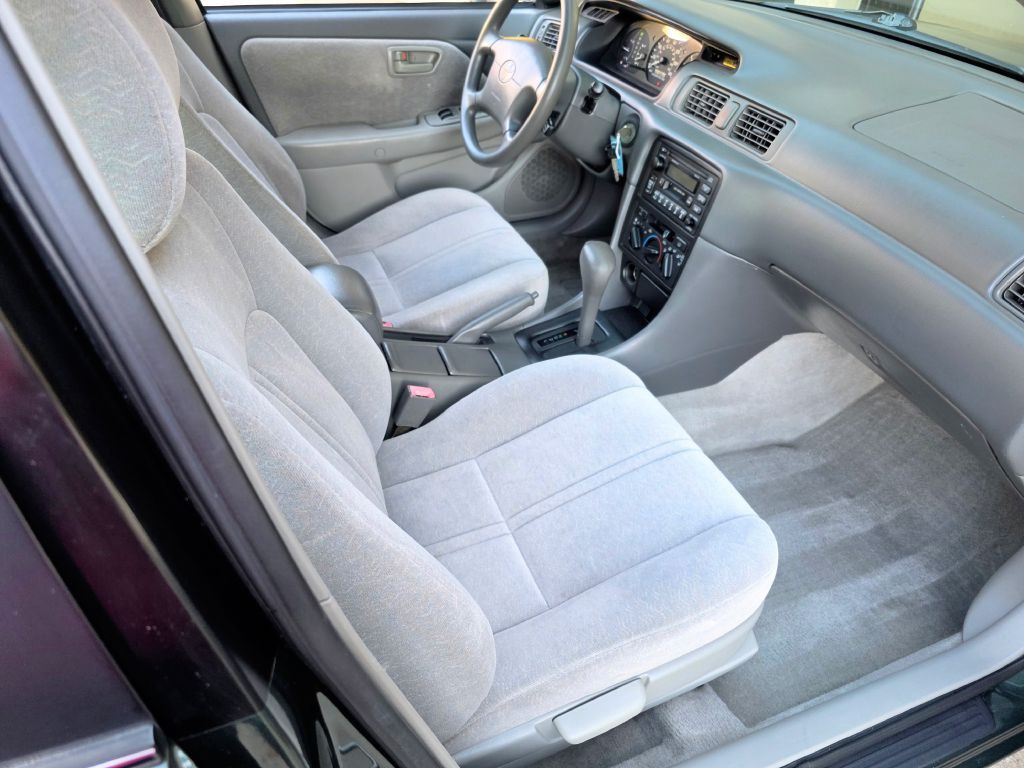 1999 Toyota Camry Image 9
