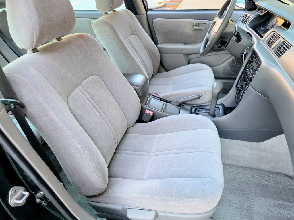 1999 Toyota Camry Image 10