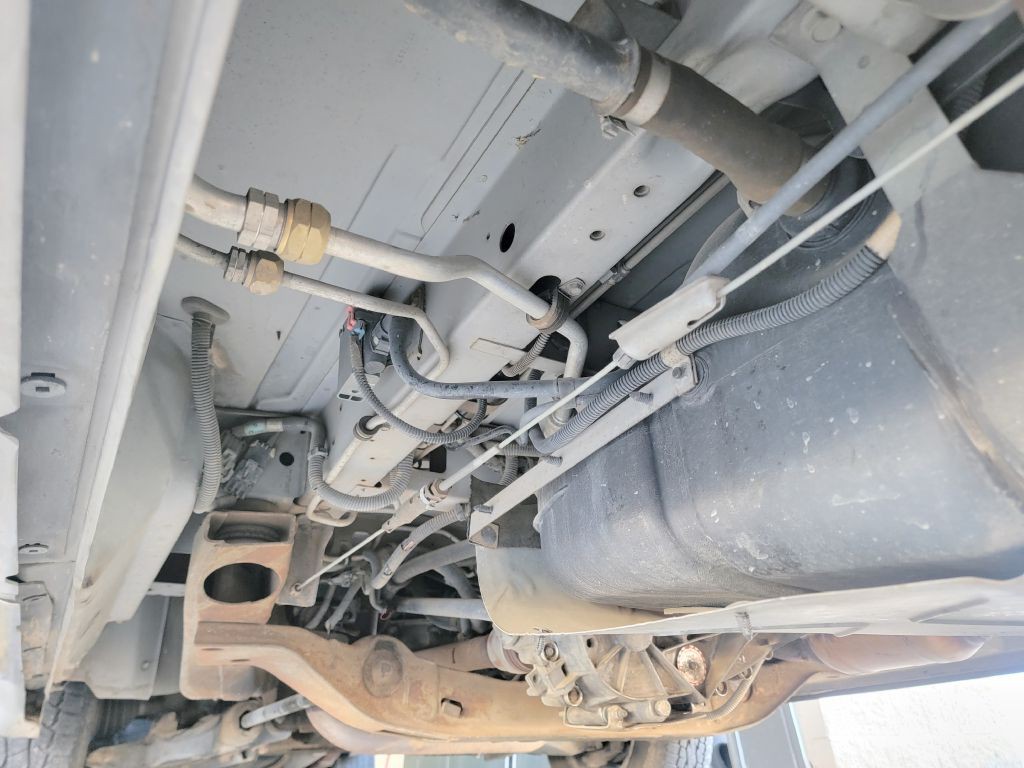 2005 GMC Safari Image 2