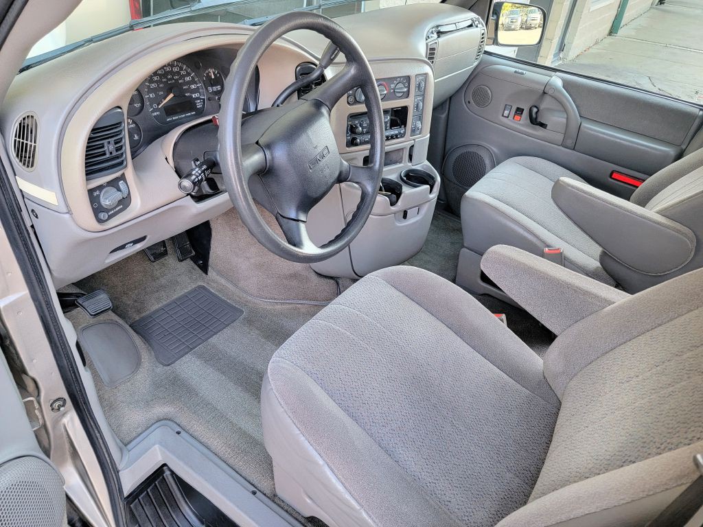 2005 GMC Safari Image 7