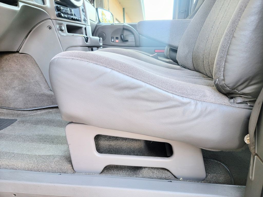 2005 GMC Safari Image 11