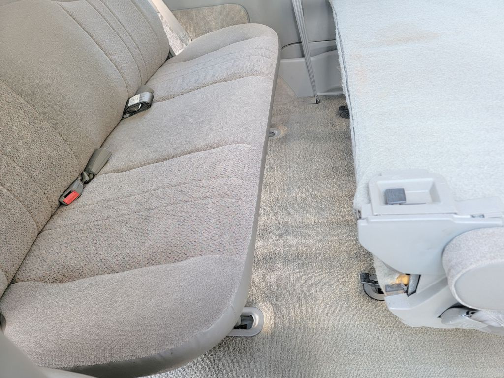 2005 GMC Safari Image 17