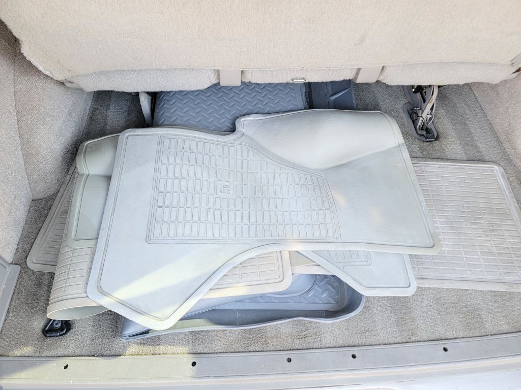 2005 GMC Safari Image 18