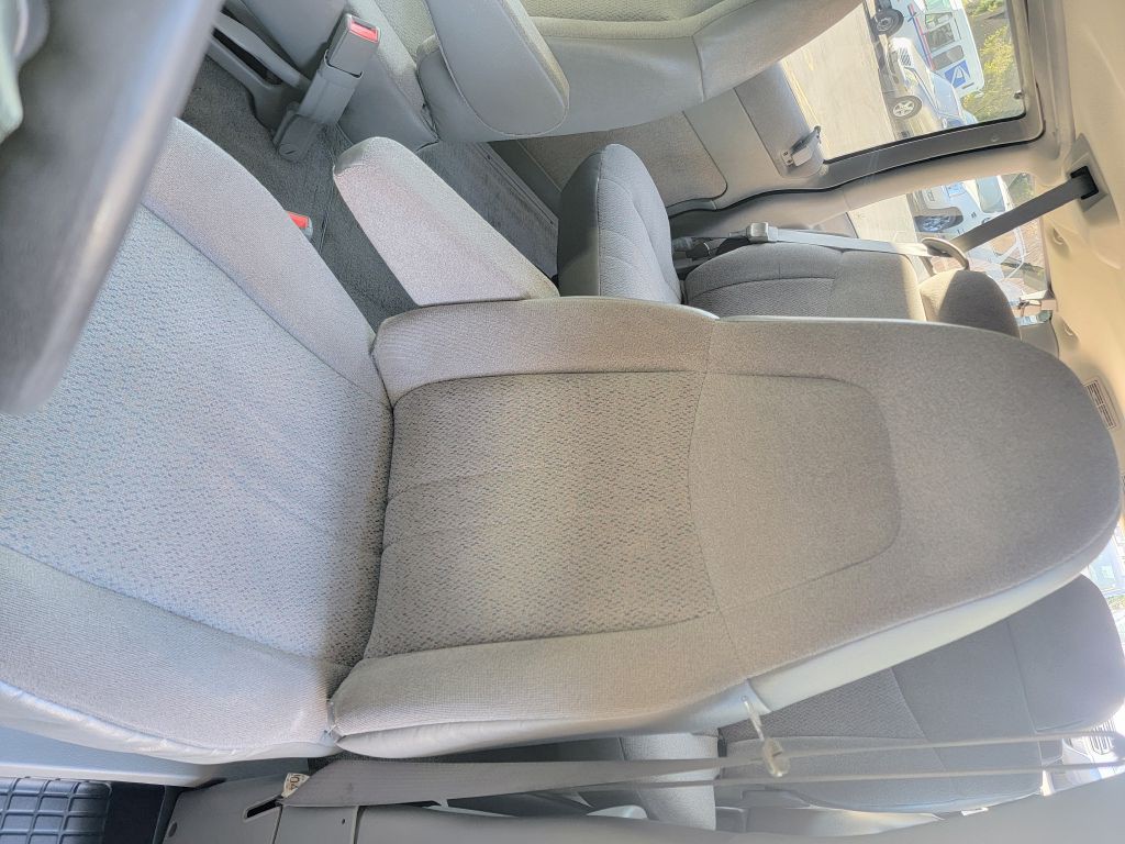 2005 GMC Safari Image 56