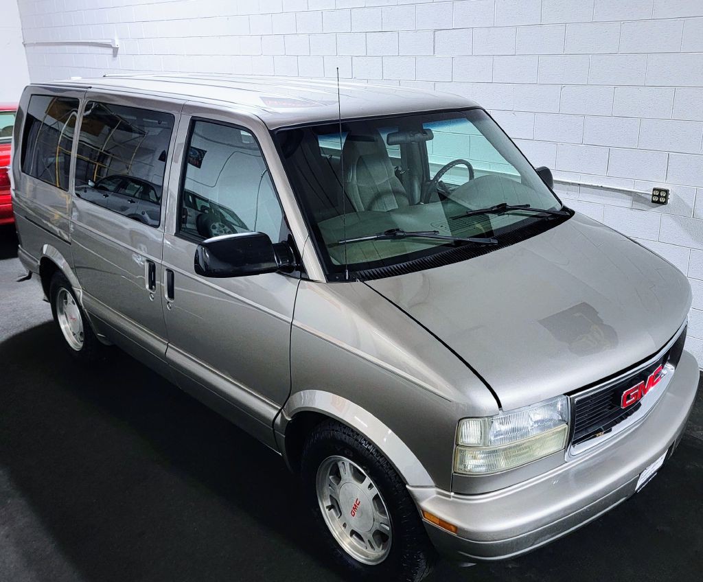 2005 GMC Safari Image 63