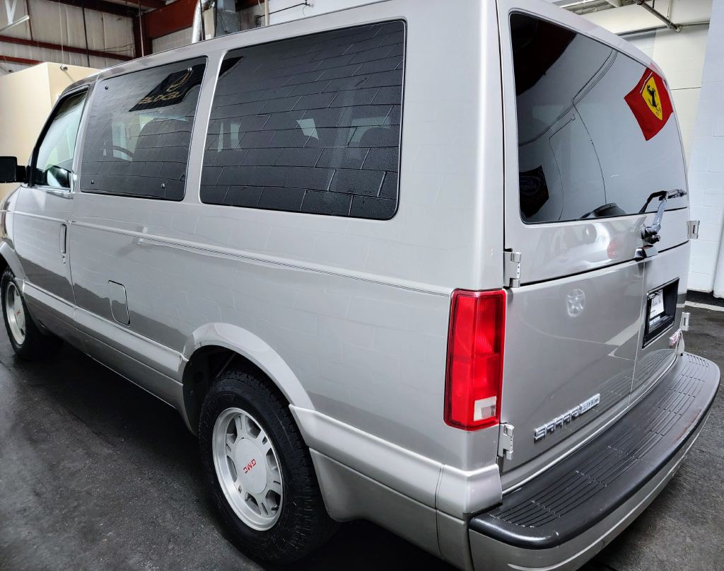 2005 GMC Safari Image 65