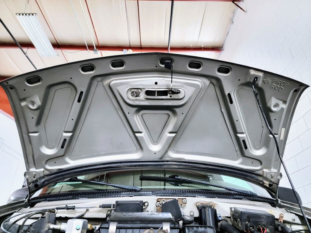 2005 GMC Safari Image 69