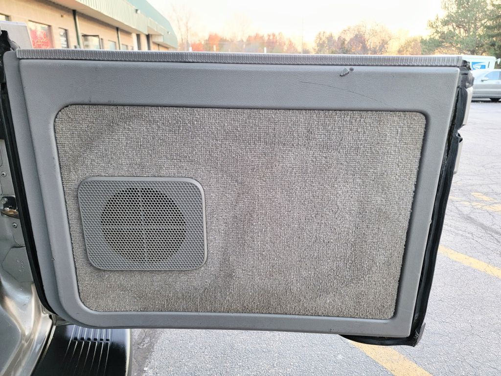 2005 GMC Safari Image 70