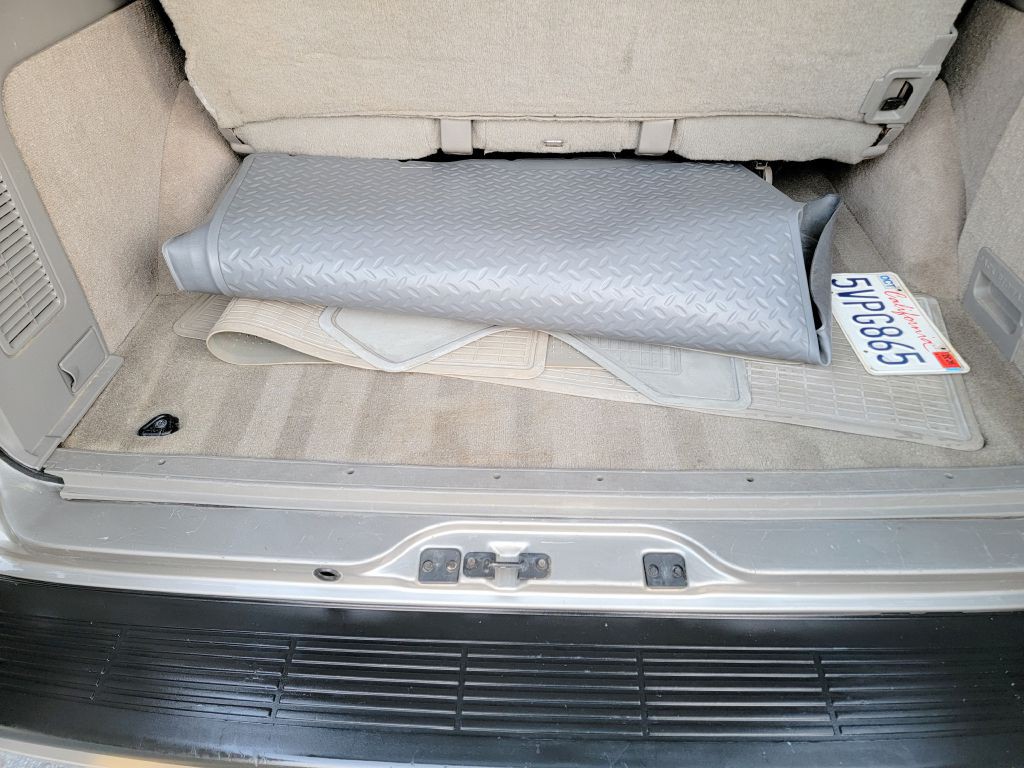 2005 GMC Safari Image 72