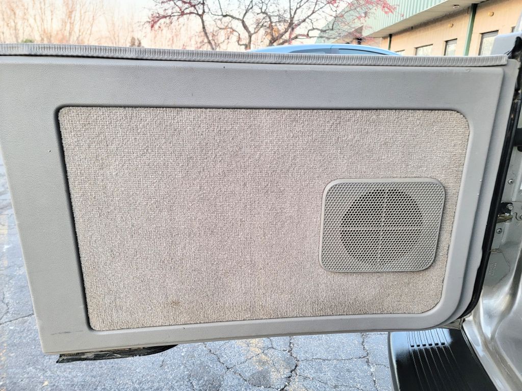 2005 GMC Safari Image 74