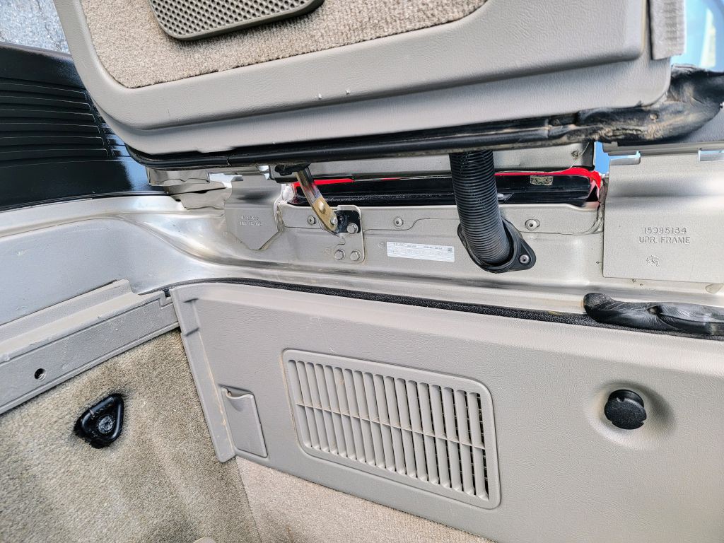 2005 GMC Safari Image 75