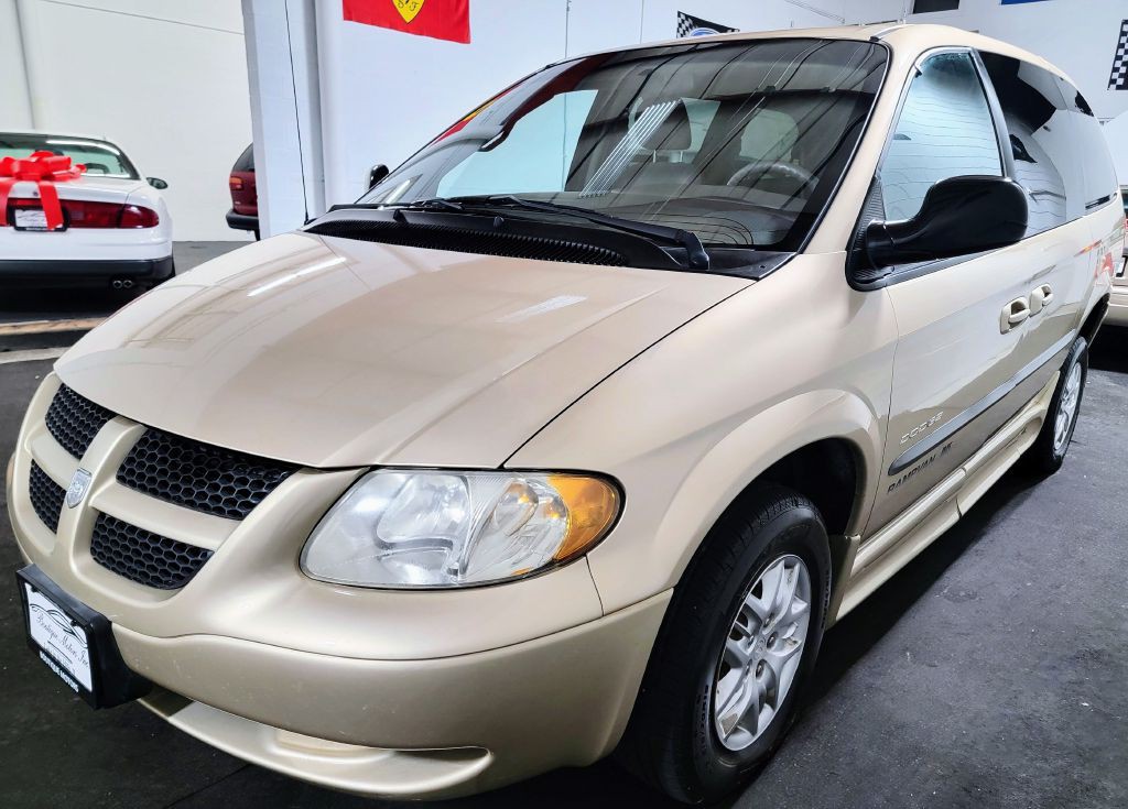 2001 Dodge Grand Caravan Image 4