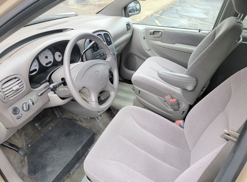 2001 Dodge Grand Caravan Image 7