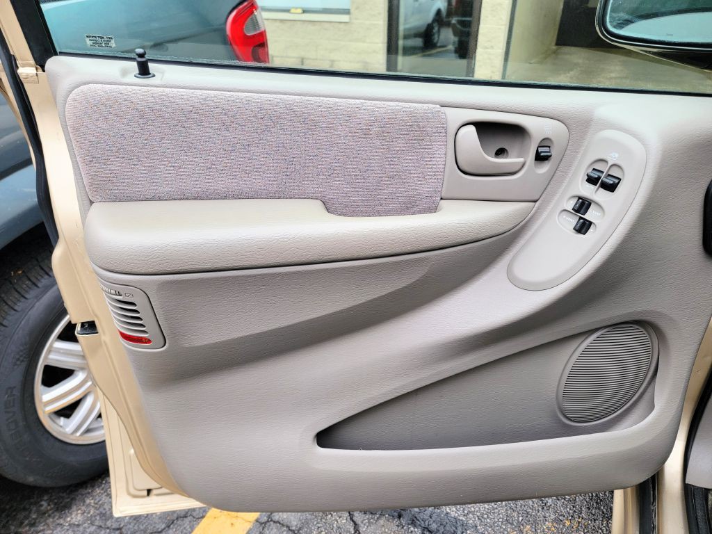 2001 Dodge Grand Caravan Image 9