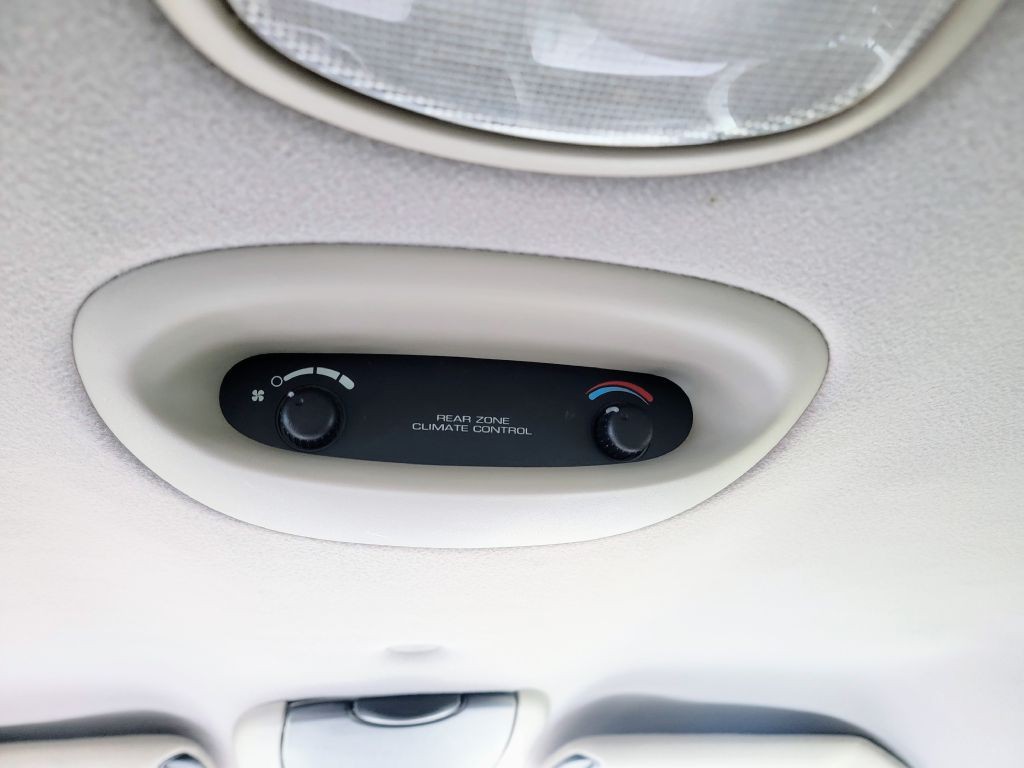 2001 Dodge Grand Caravan Image 16