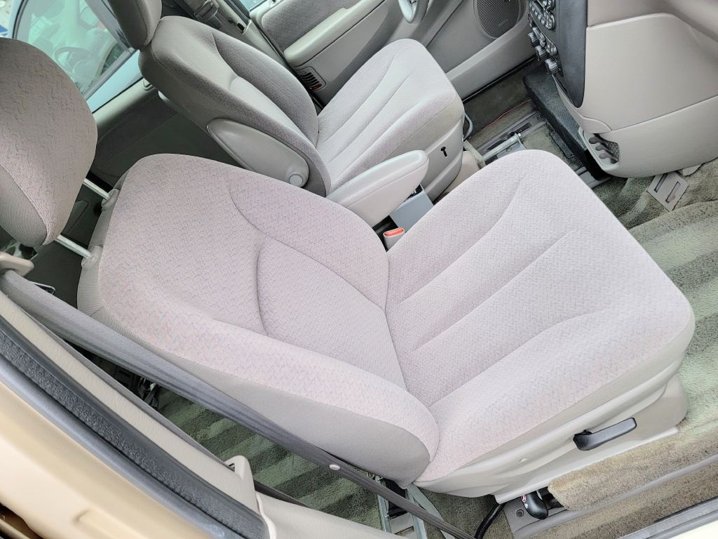 2001 Dodge Grand Caravan Image 24