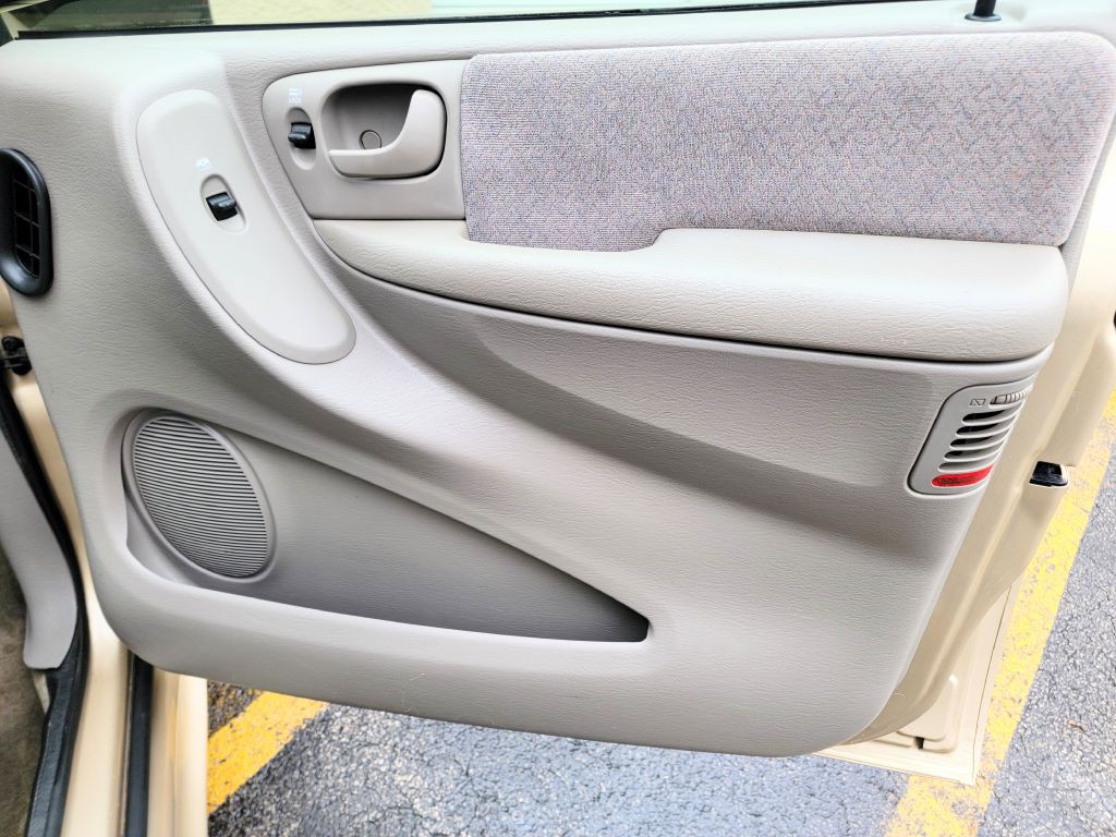 2001 Dodge Grand Caravan Image 25