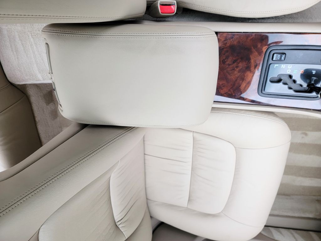 1996 Lexus LS Image 10