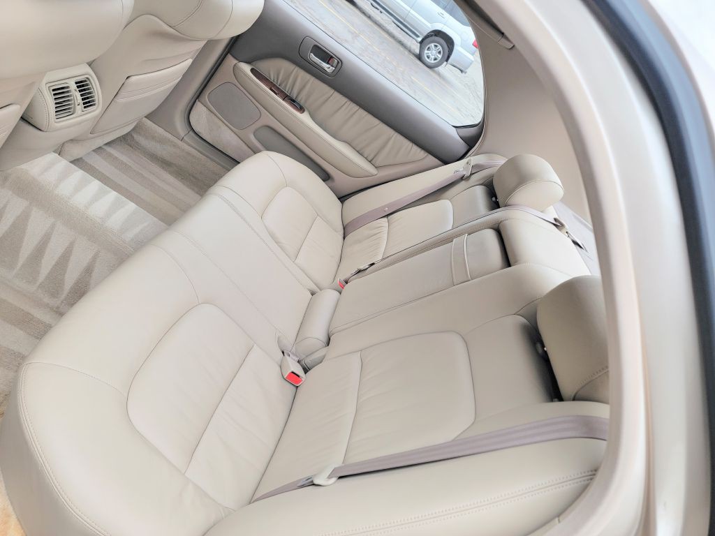 1996 Lexus LS Image 15