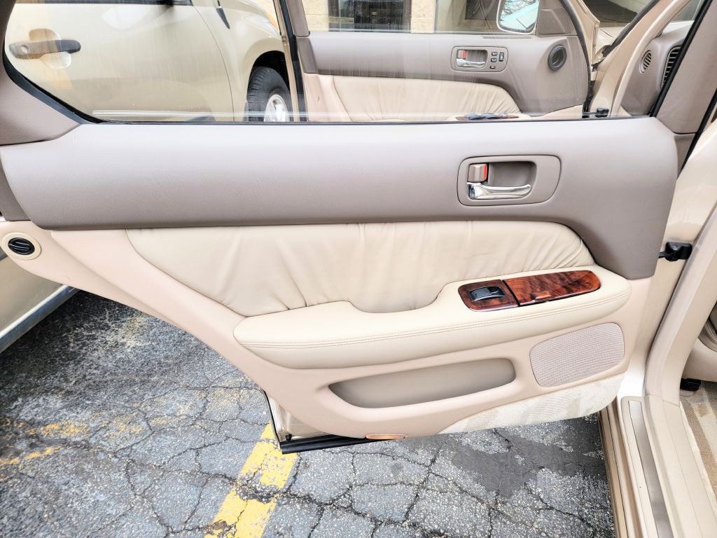 1996 Lexus LS Image 16