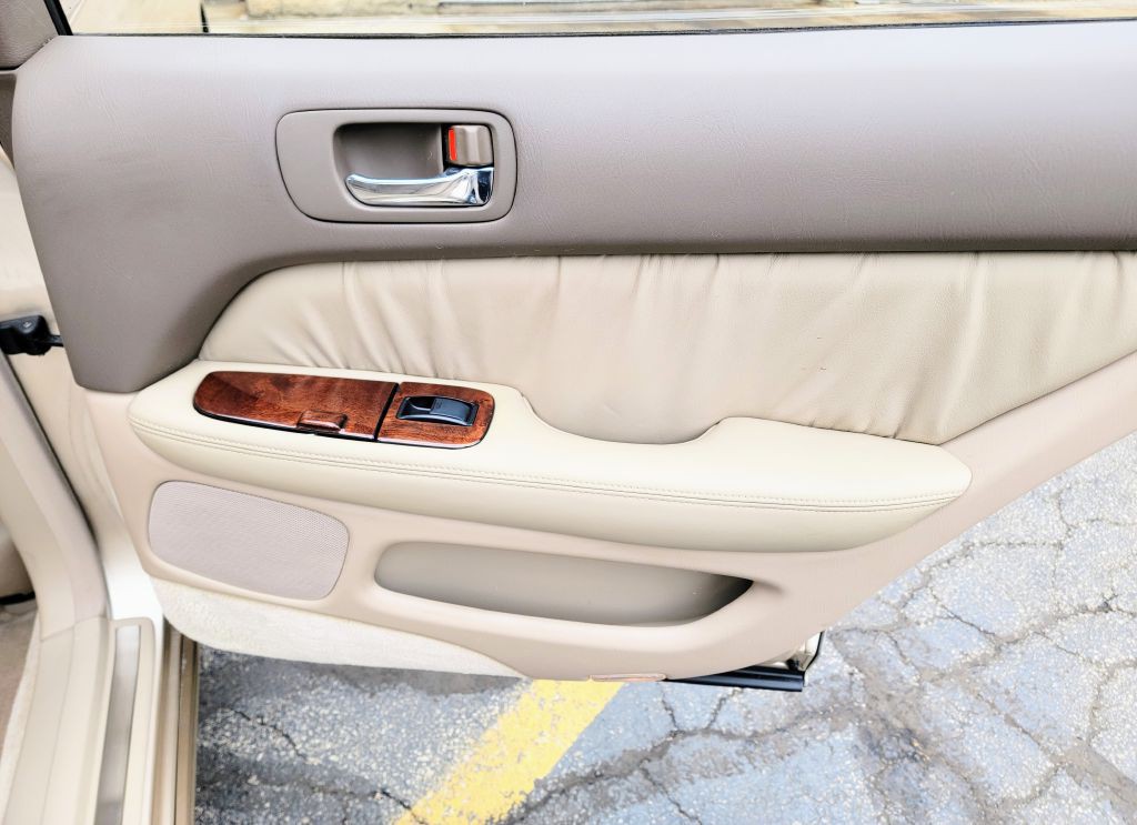 1996 Lexus LS Image 23