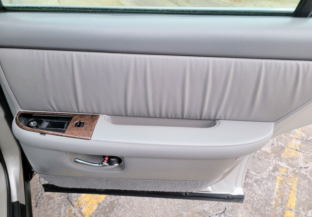 2004 Buick Park Avenue Image 40