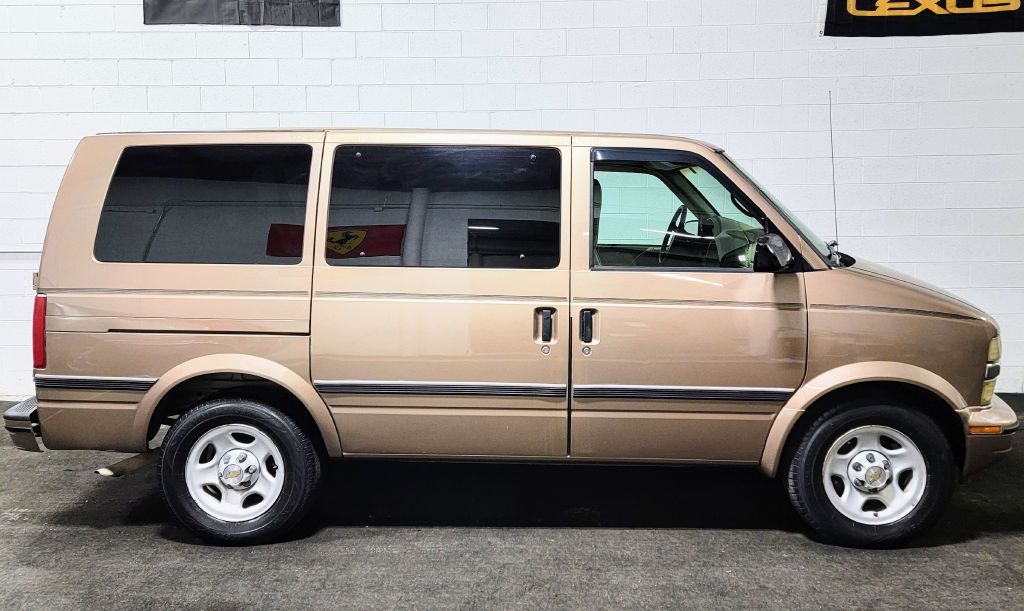 2005 Chevrolet Astro Image 4