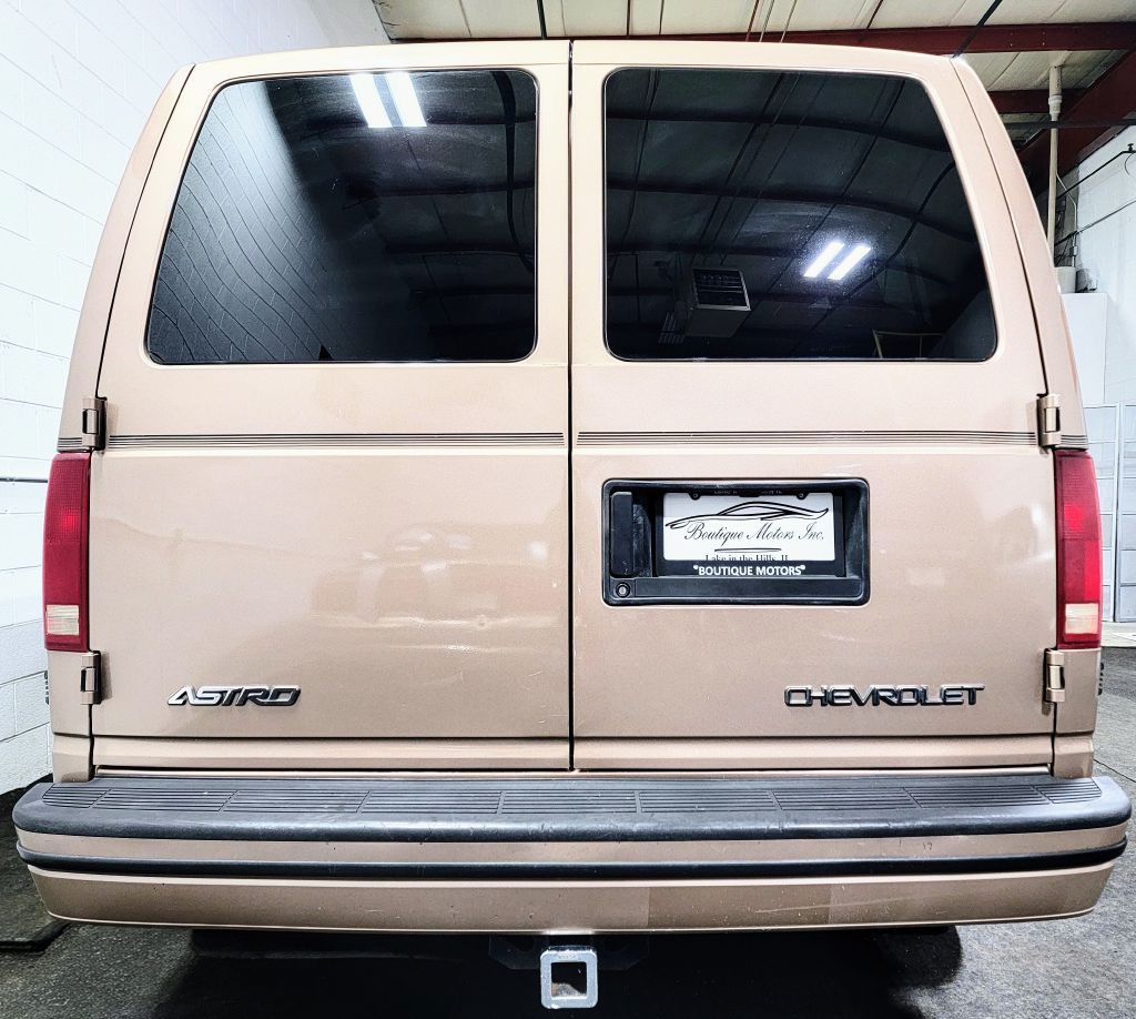 2005 Chevrolet Astro Image 13