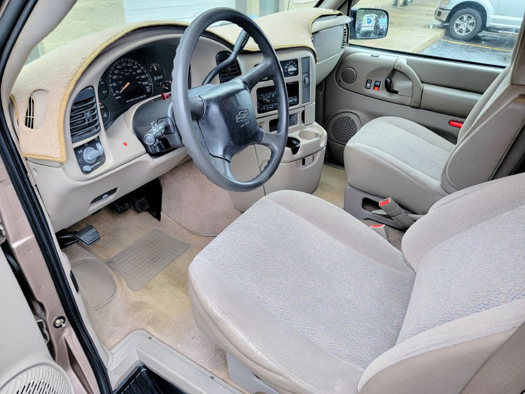 2005 Chevrolet Astro Image 34