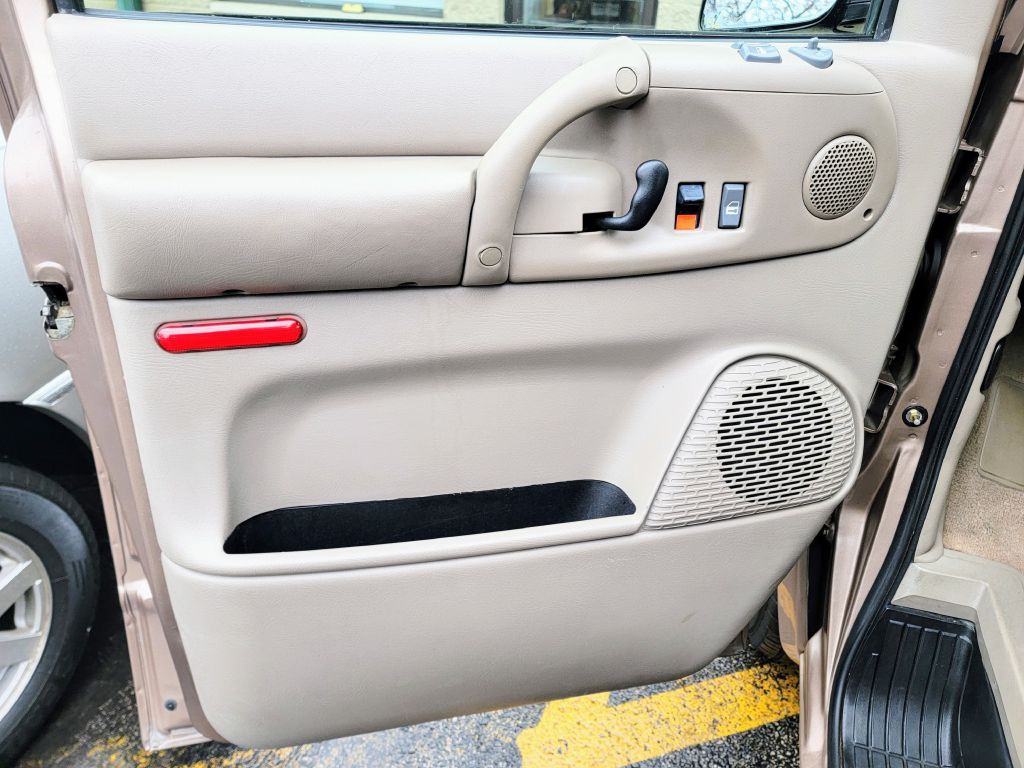 2005 Chevrolet Astro Image 39