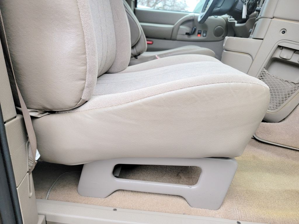 2005 Chevrolet Astro Image 48