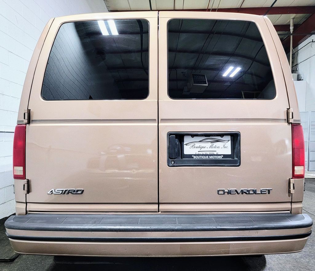 2005 Chevrolet Astro Image 7