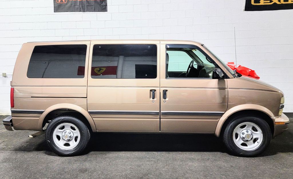 2005 Chevrolet Astro Image 8