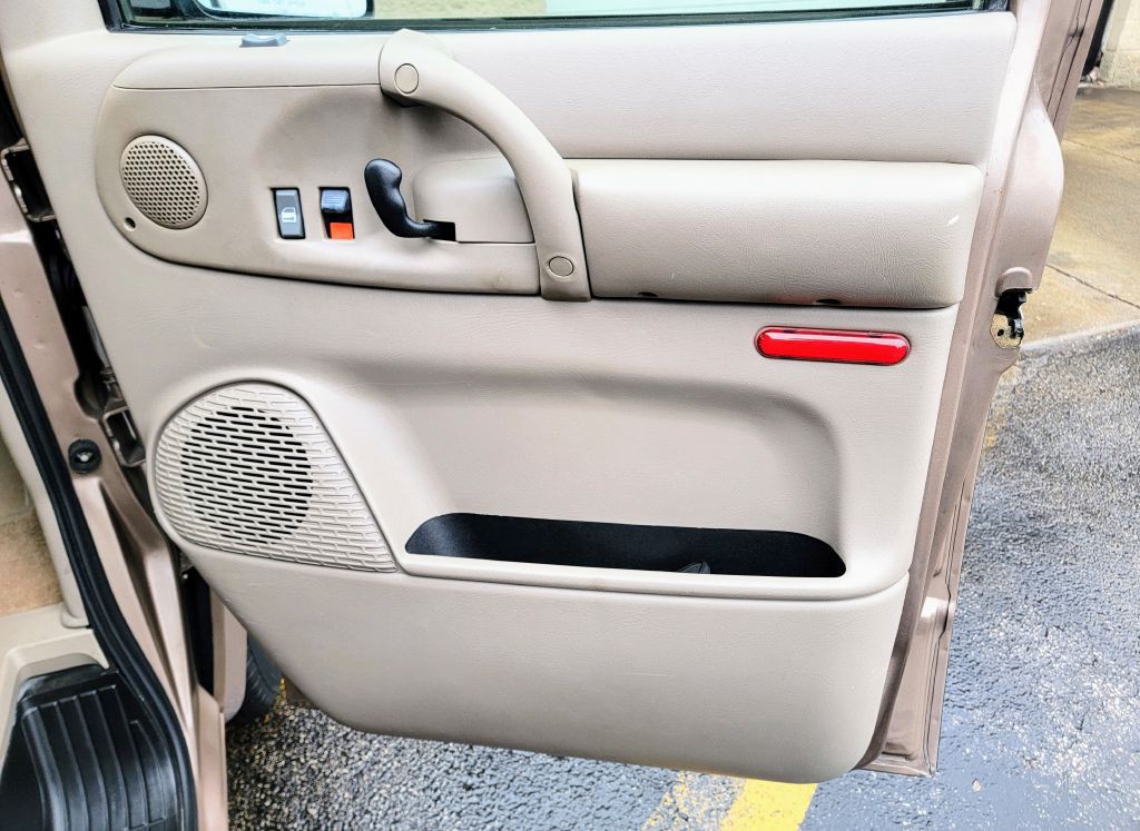 2005 Chevrolet Astro Image 44