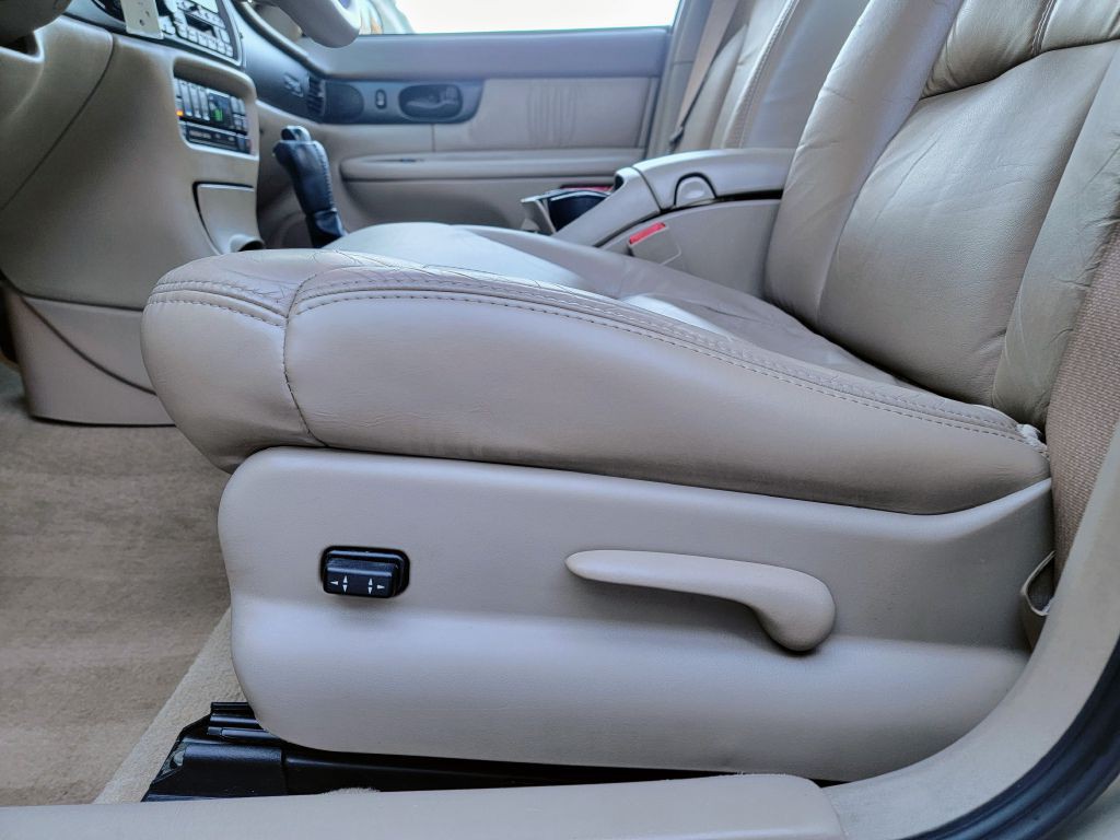 2002 Buick Regal Image 13