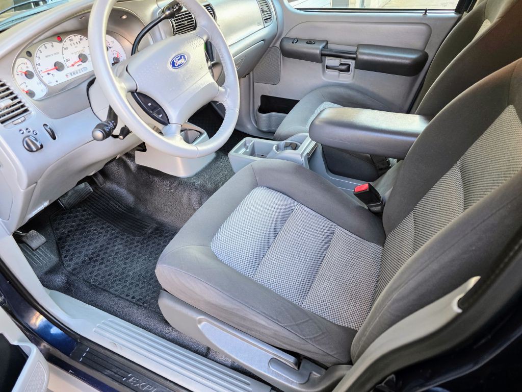 2003 Ford Explorer Image 7