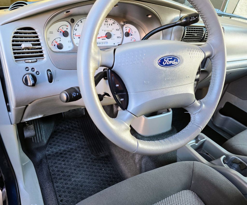 2003 Ford Explorer Image 10