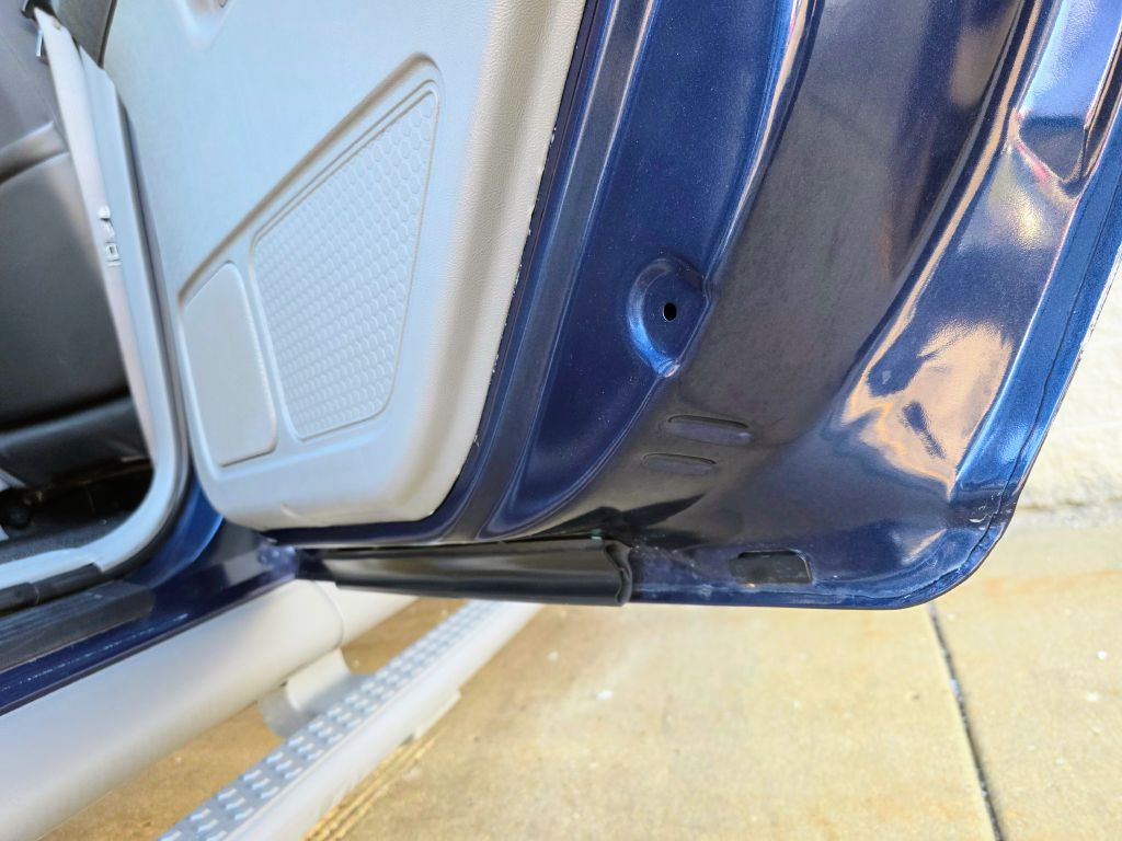 2003 Ford Explorer Image 21