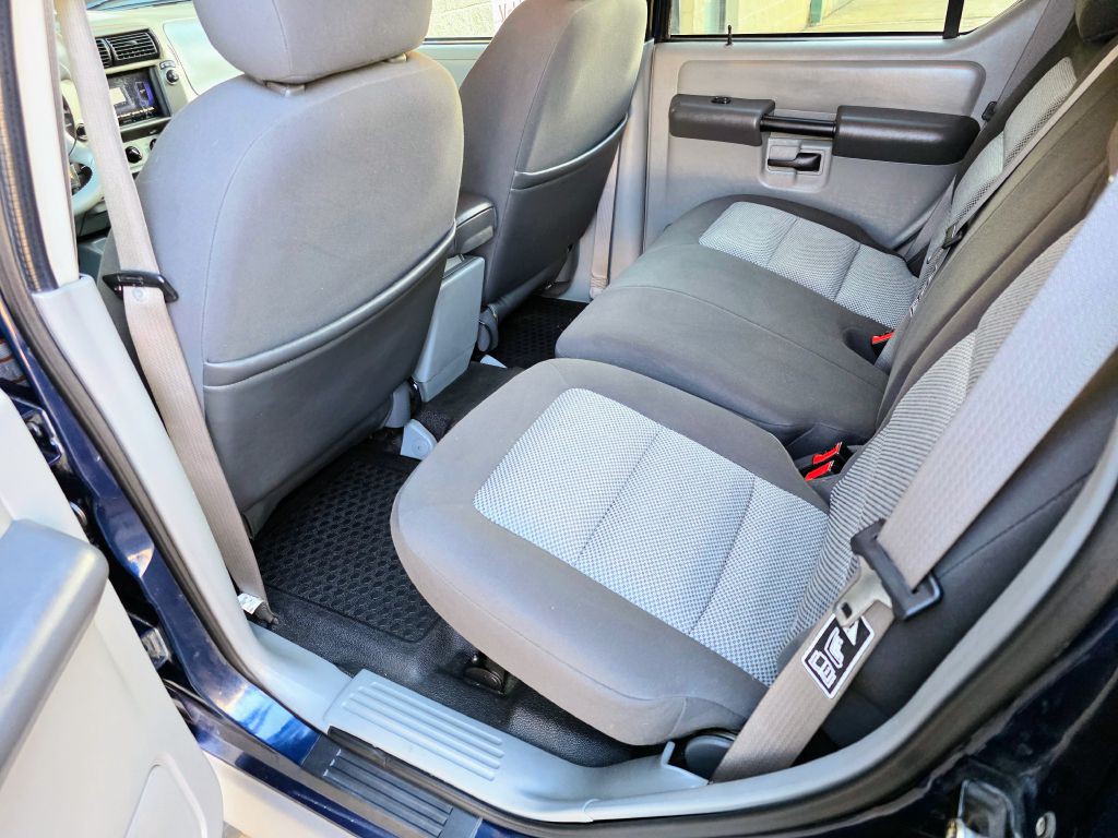 2003 Ford Explorer Image 22